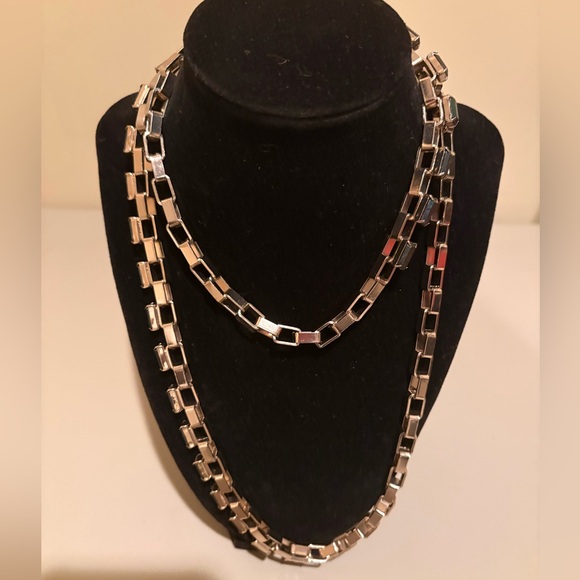 R & J Couture iridescent  Chain link Necklace - Picture 2 of 6